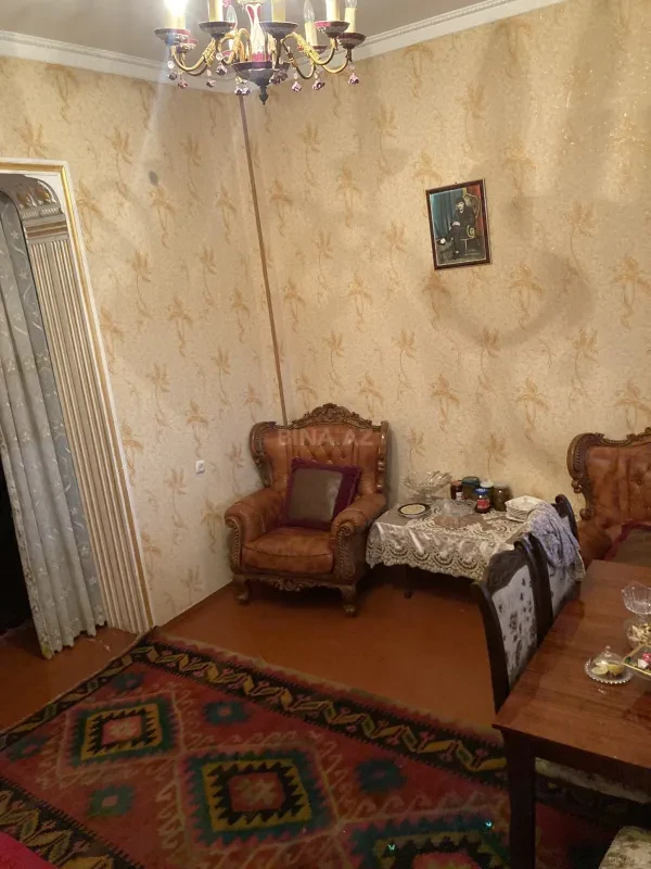 Satılır 5 otaqlı həyət evi 200 m²