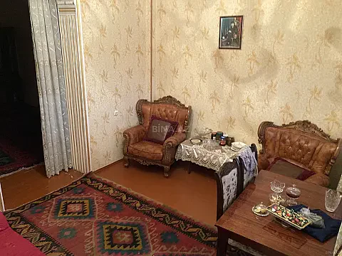 Satılır 5 otaqlı həyət evi 200 m²