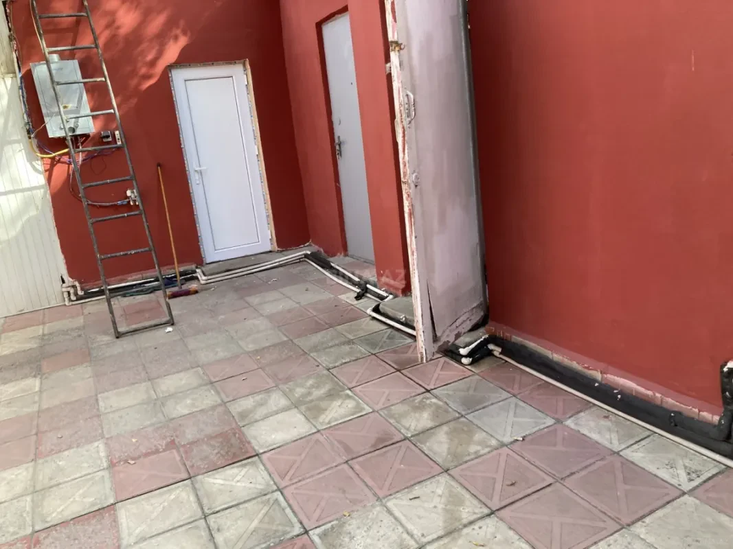 Satılır 5 otaqlı həyət evi 200 m²