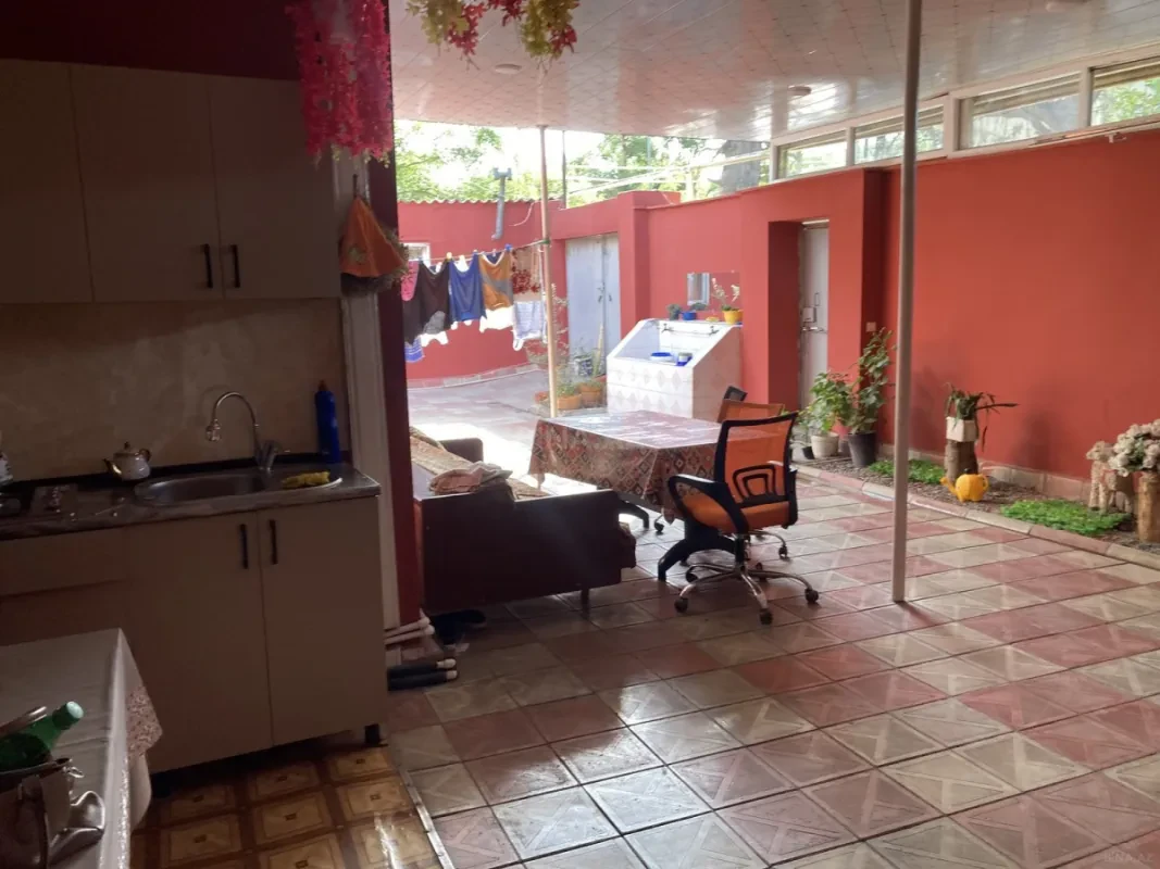 Satılır 5 otaqlı həyət evi 200 m²
