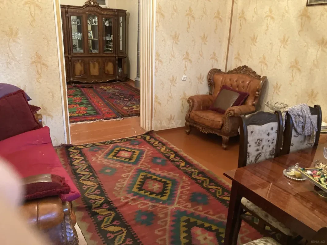 Satılır 5 otaqlı həyət evi 200 m²