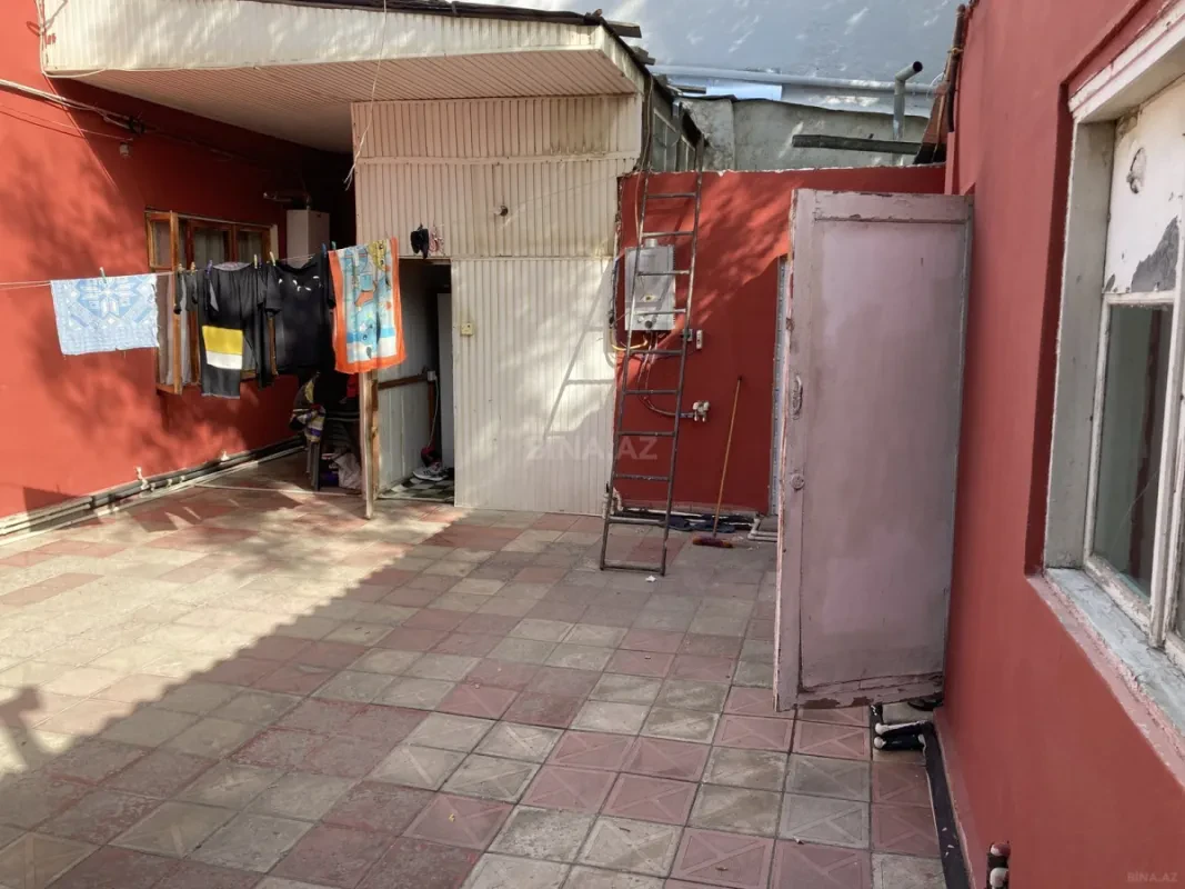 Satılır 5 otaqlı həyət evi 200 m²