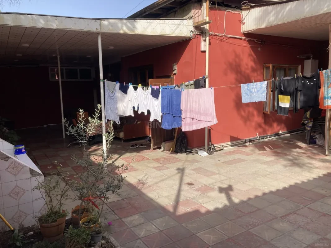 Satılır 5 otaqlı həyət evi 200 m²