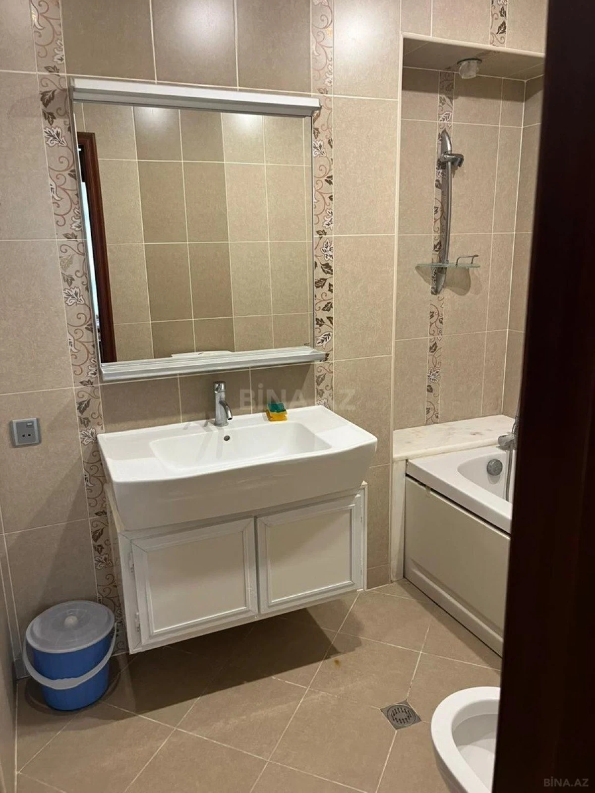 Kirayə verilir 3 otaqlı mənzil 125 m²