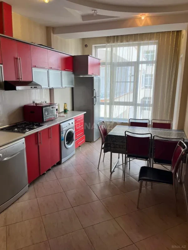 Kirayə verilir 3 otaqlı mənzil 125 m²