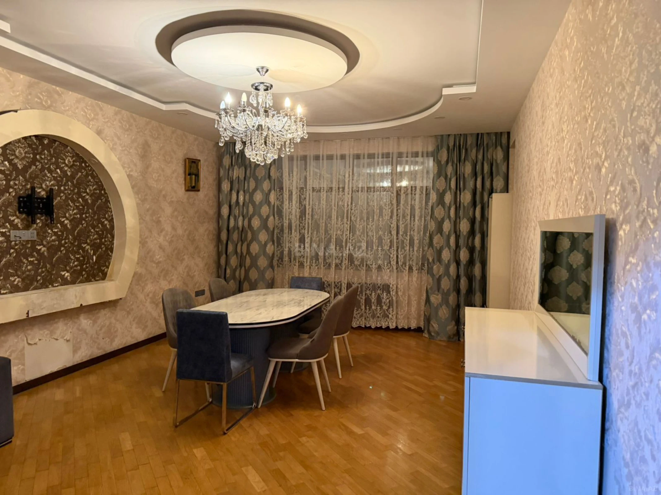 Kirayə verilir 3 otaqlı mənzil 120 m²