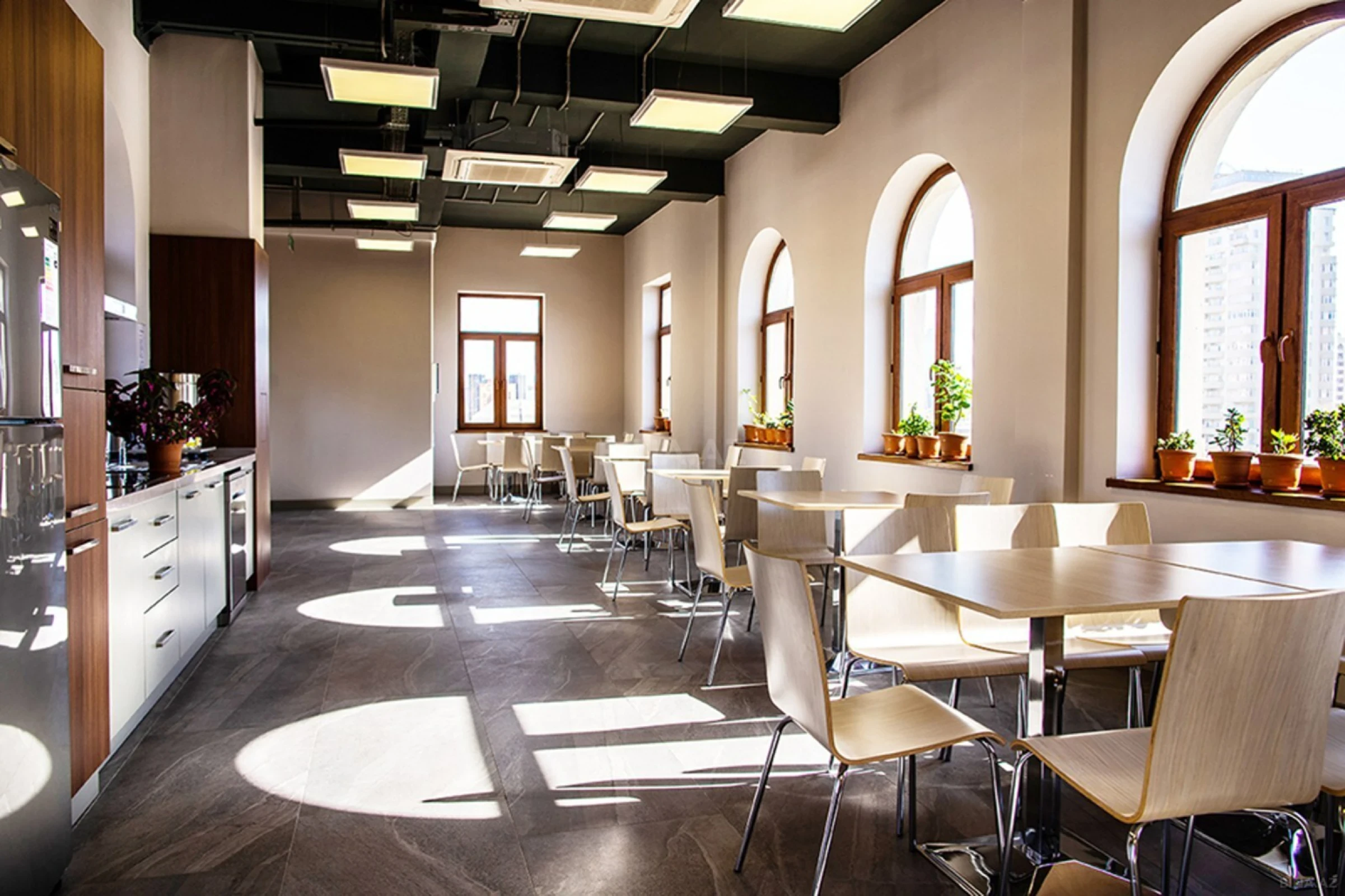 Kirayə verilir 1 otaqlı ofis 66 m²