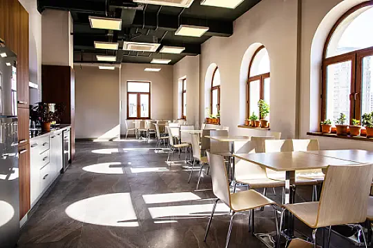 Kirayə verilir 1 otaqlı ofis 66 m²