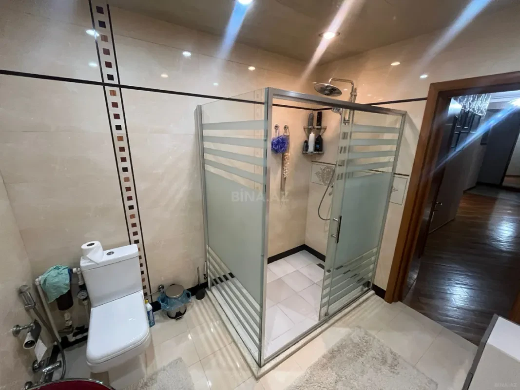 Kirayə verilir 5 otaqlı mənzil 185 m²