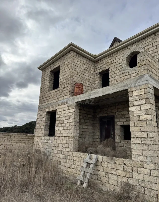 Satılır 5 otaqlı həyət evi 150 m²