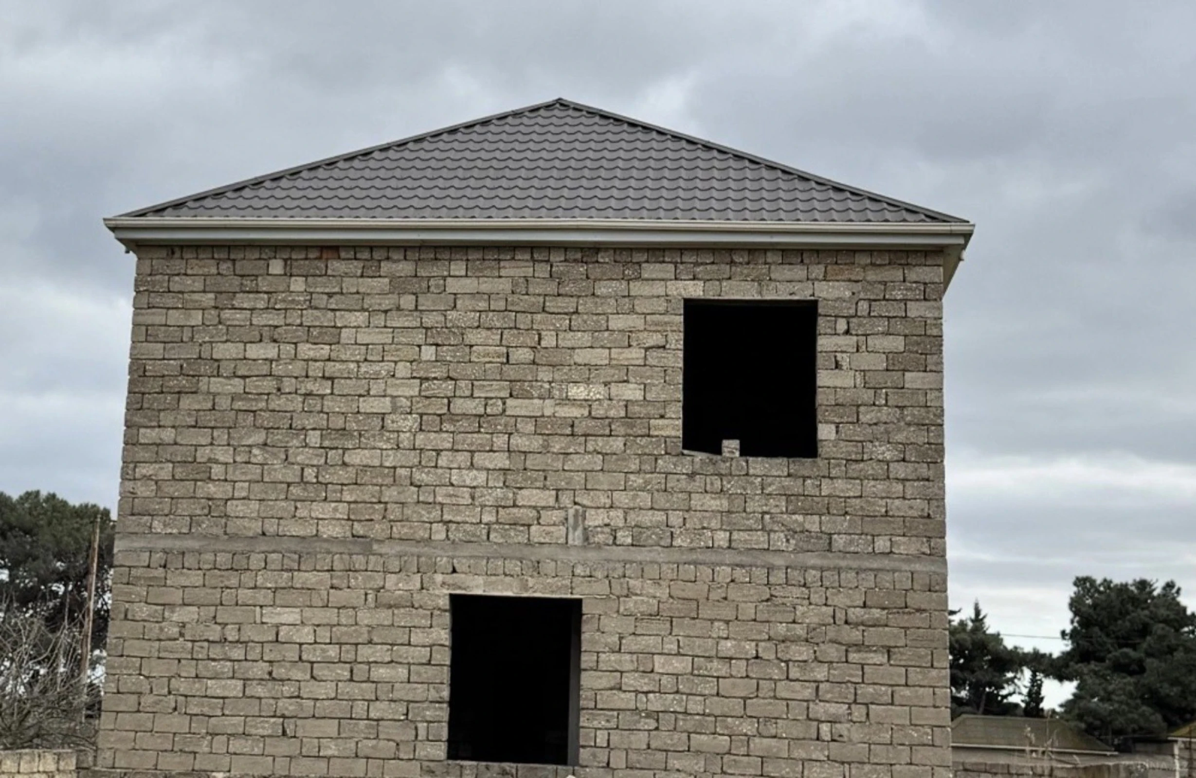 Satılır 5 otaqlı həyət evi 150 m²