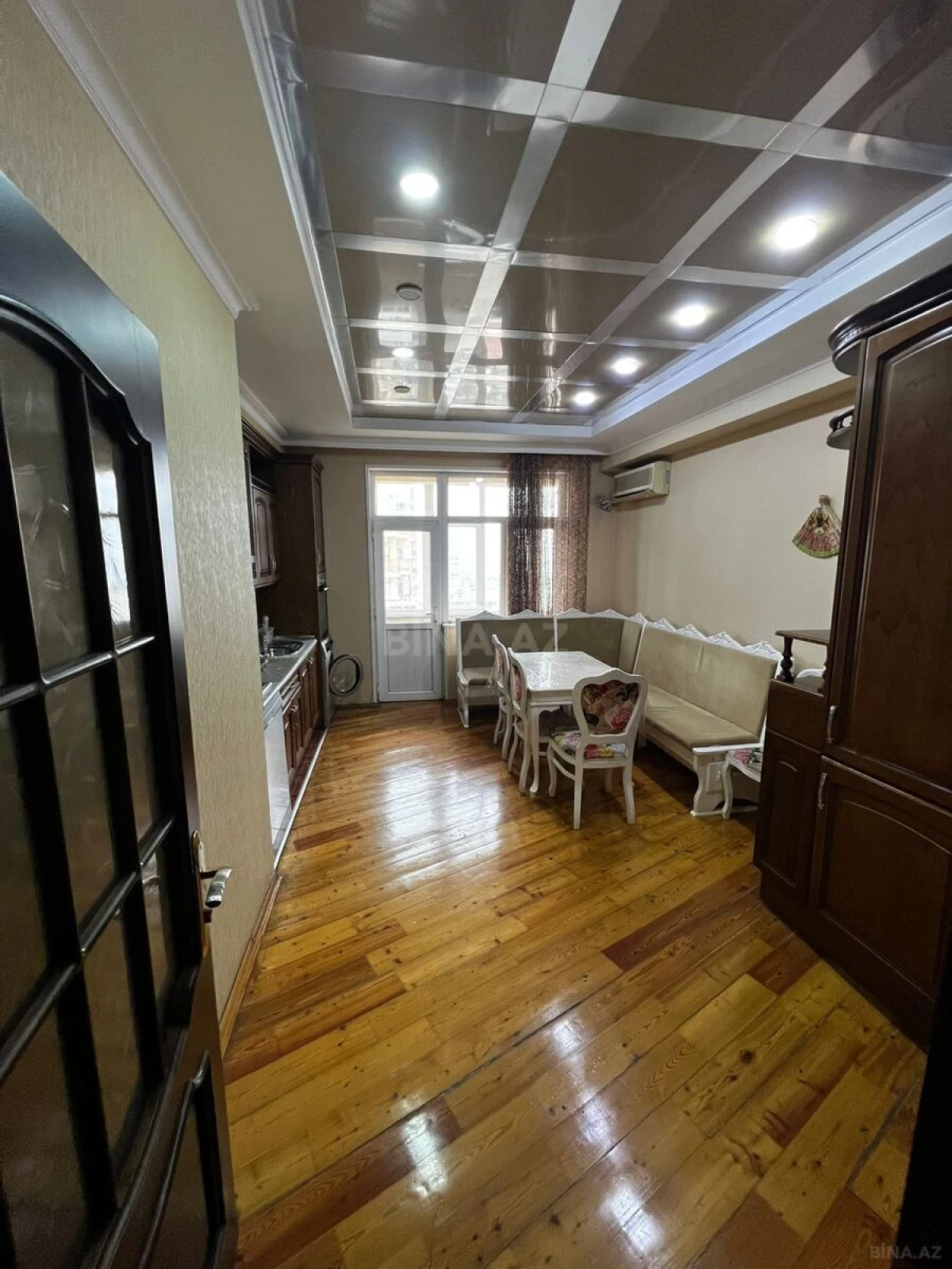 Kirayə verilir 2 otaqlı mənzil 110 m²