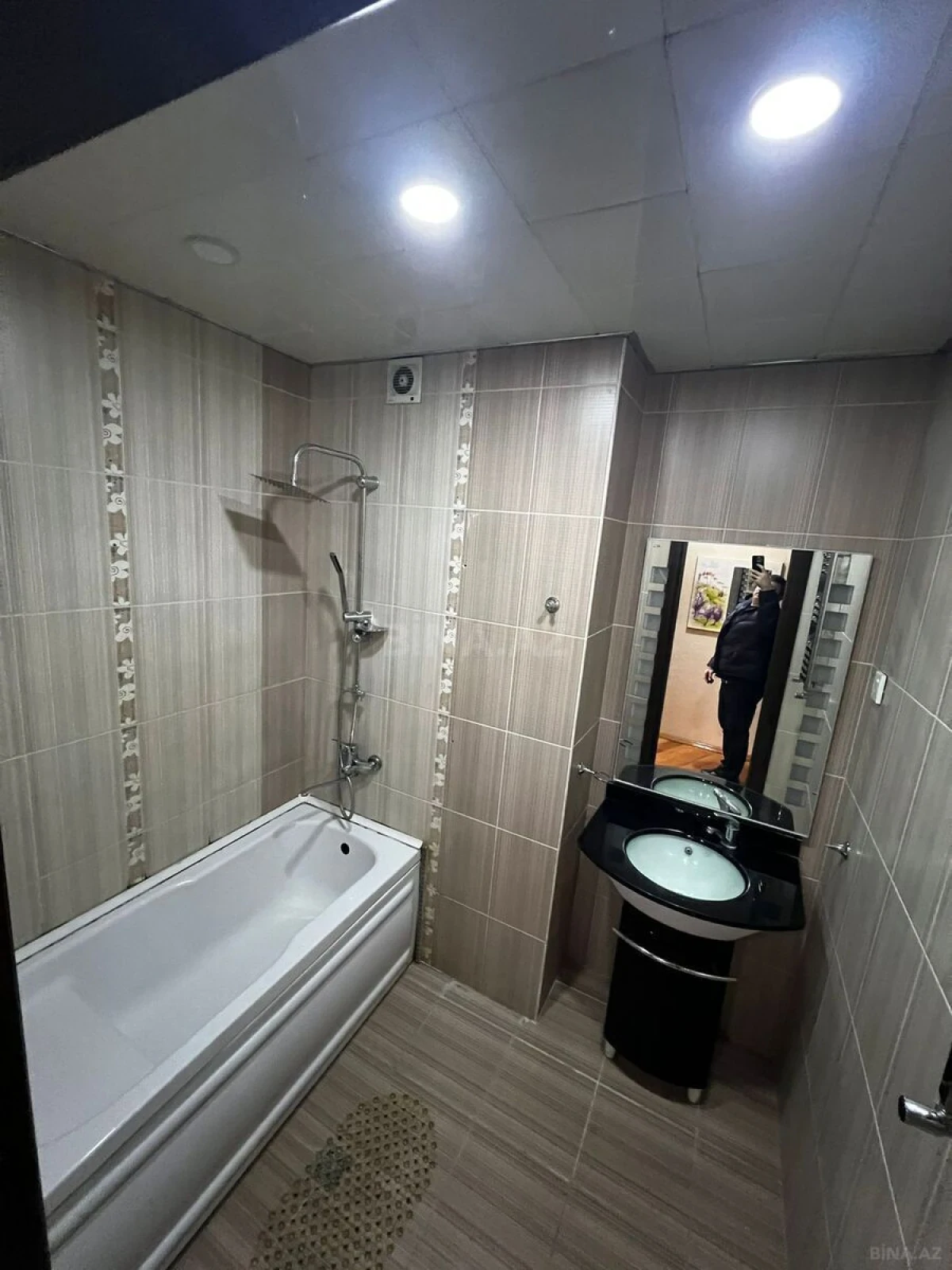 Kirayə verilir 2 otaqlı mənzil 110 m²