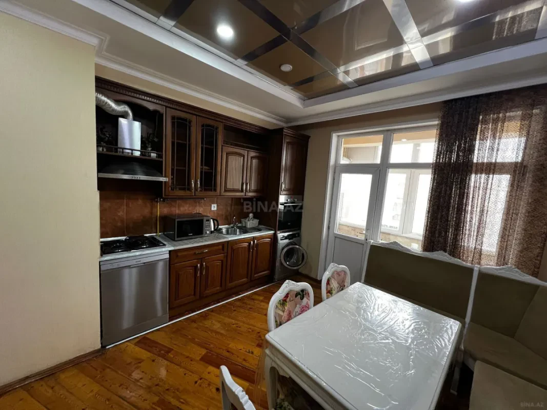 Kirayə verilir 2 otaqlı mənzil 110 m²