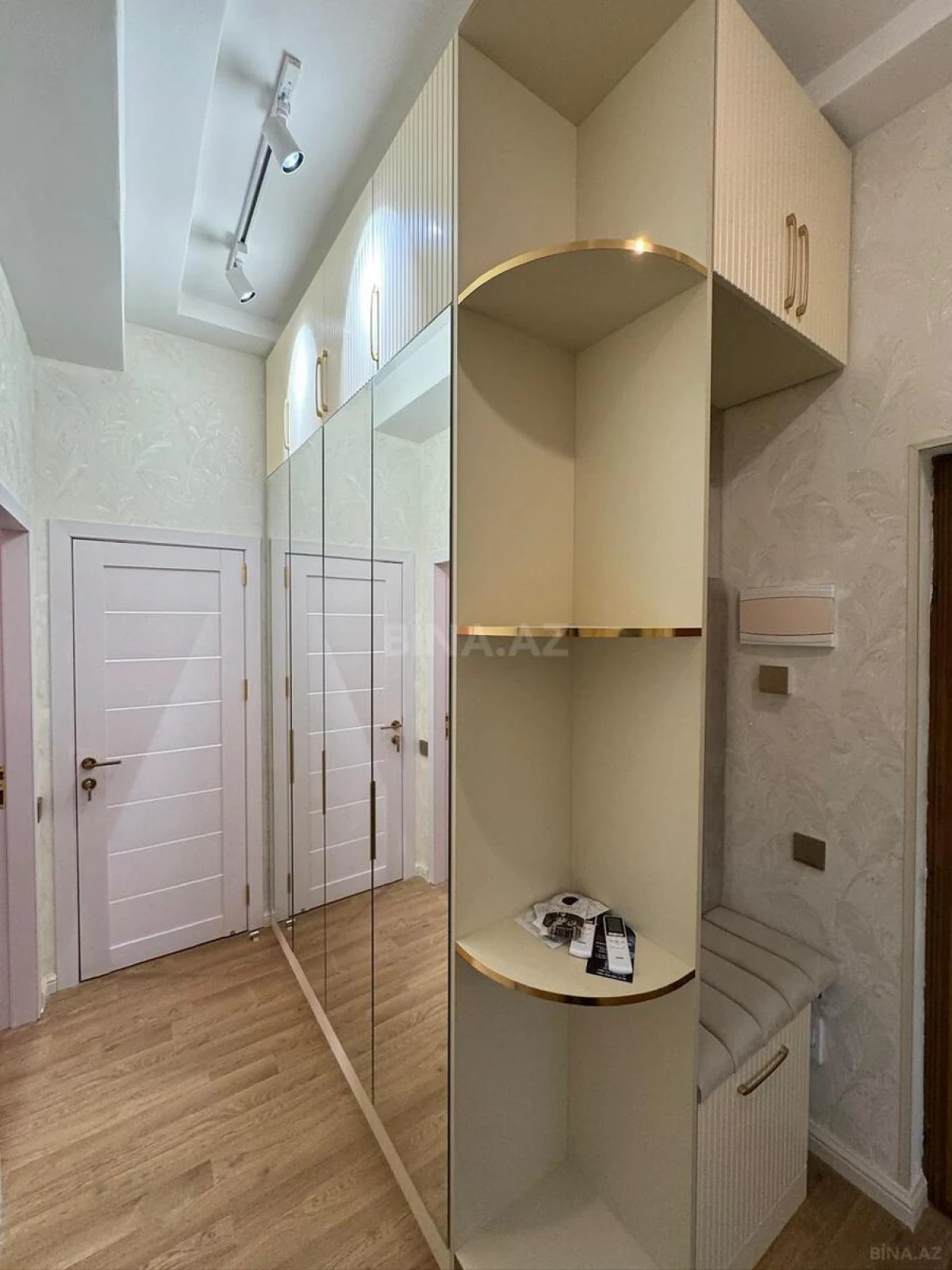 Satılır 2 otaqlı mənzil 55 m²