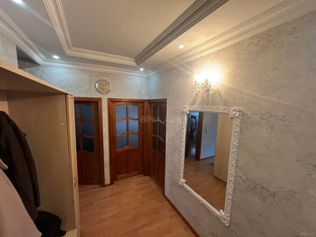 Satılır 4 otaqlı mənzil 110 m²