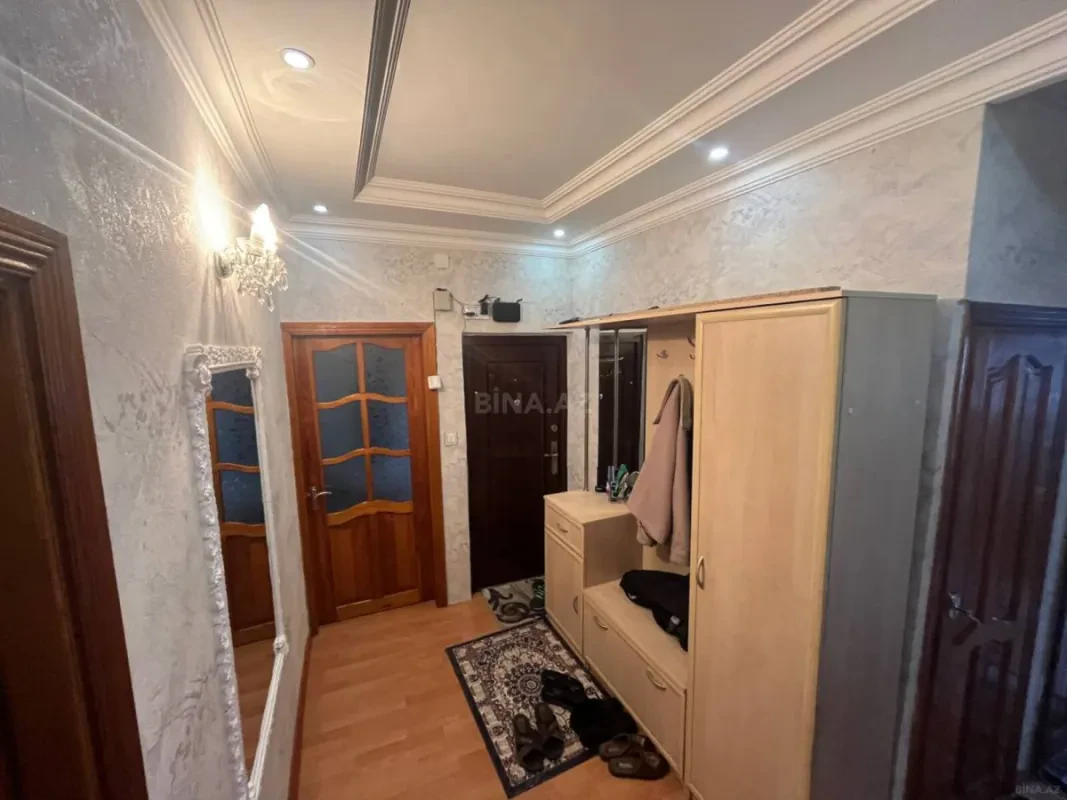 Satılır 4 otaqlı mənzil 110 m²
