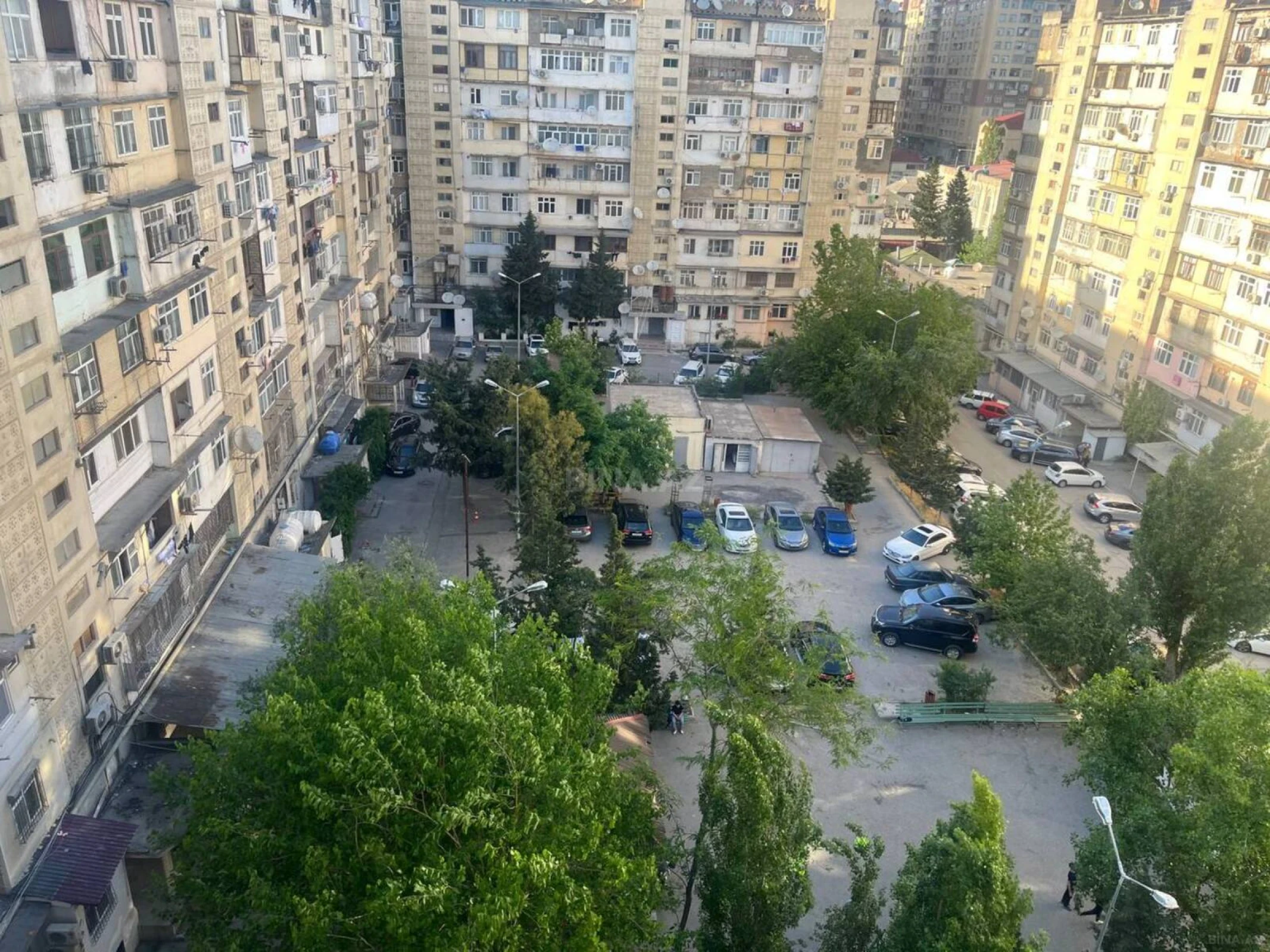 Satılır 4 otaqlı mənzil 110 m²