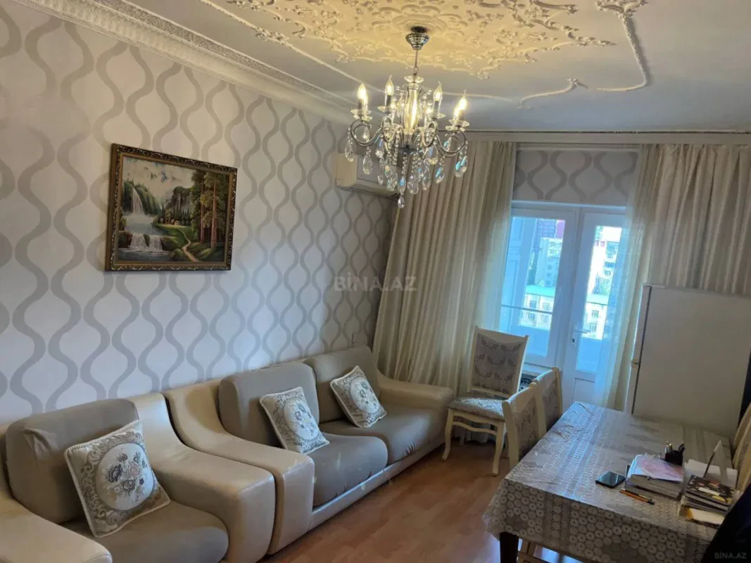 Satılır 4 otaqlı mənzil 110 m²