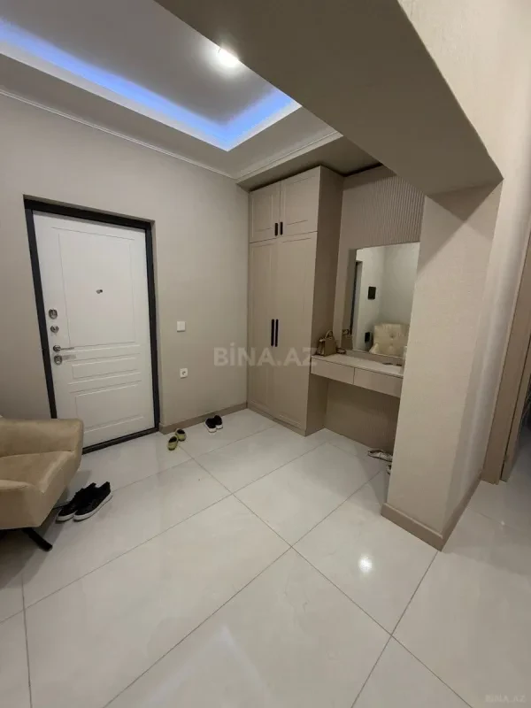 Satılır 2 otaqlı mənzil 61 m²