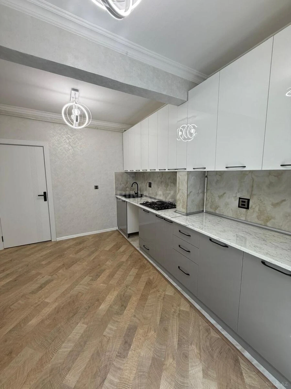 Satılır 2 otaqlı mənzil 60 m²