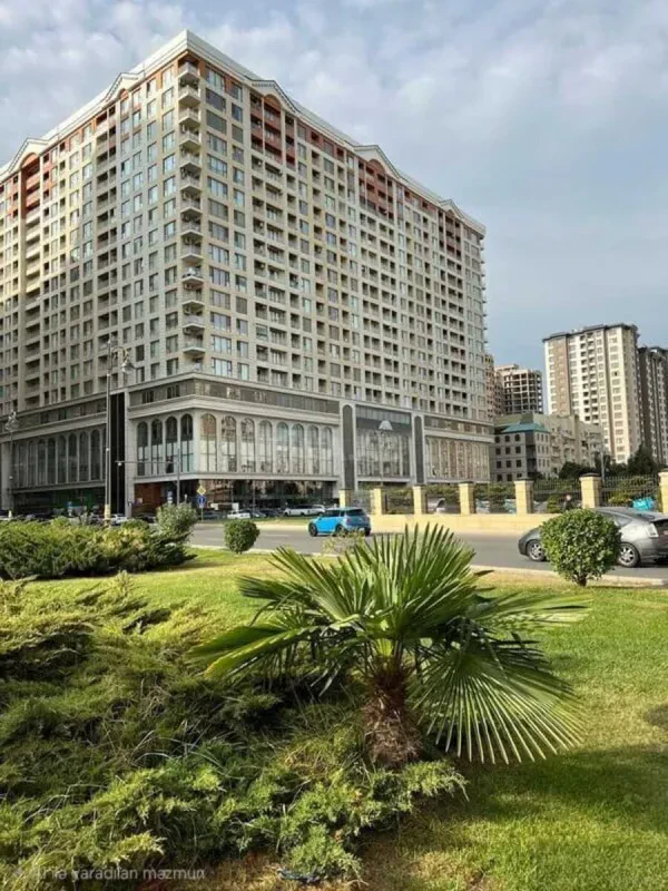 Kirayə verilir 3 otaqlı mənzil 140 m²