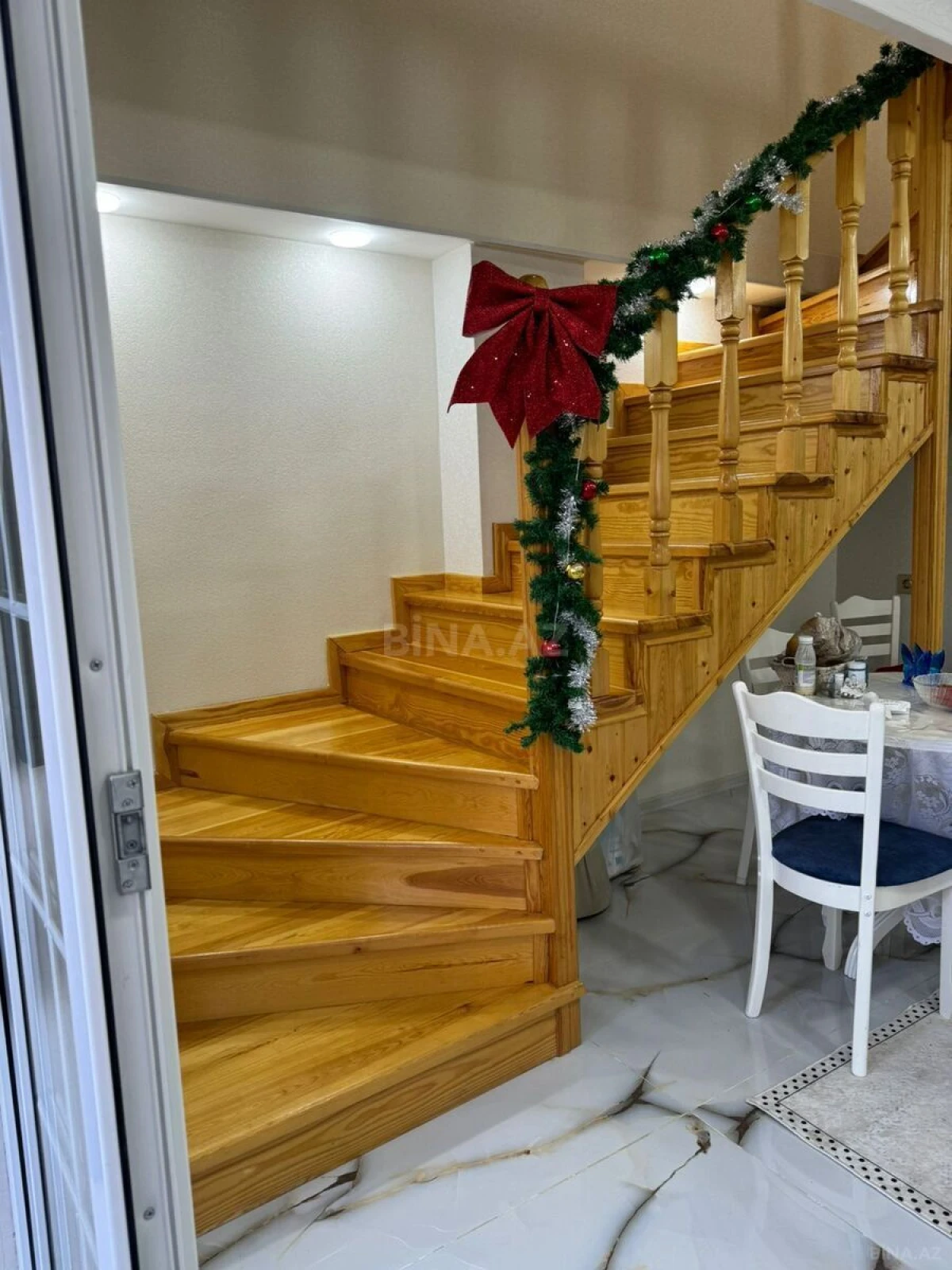Satılır 7 otaqlı həyət evi 300 m²