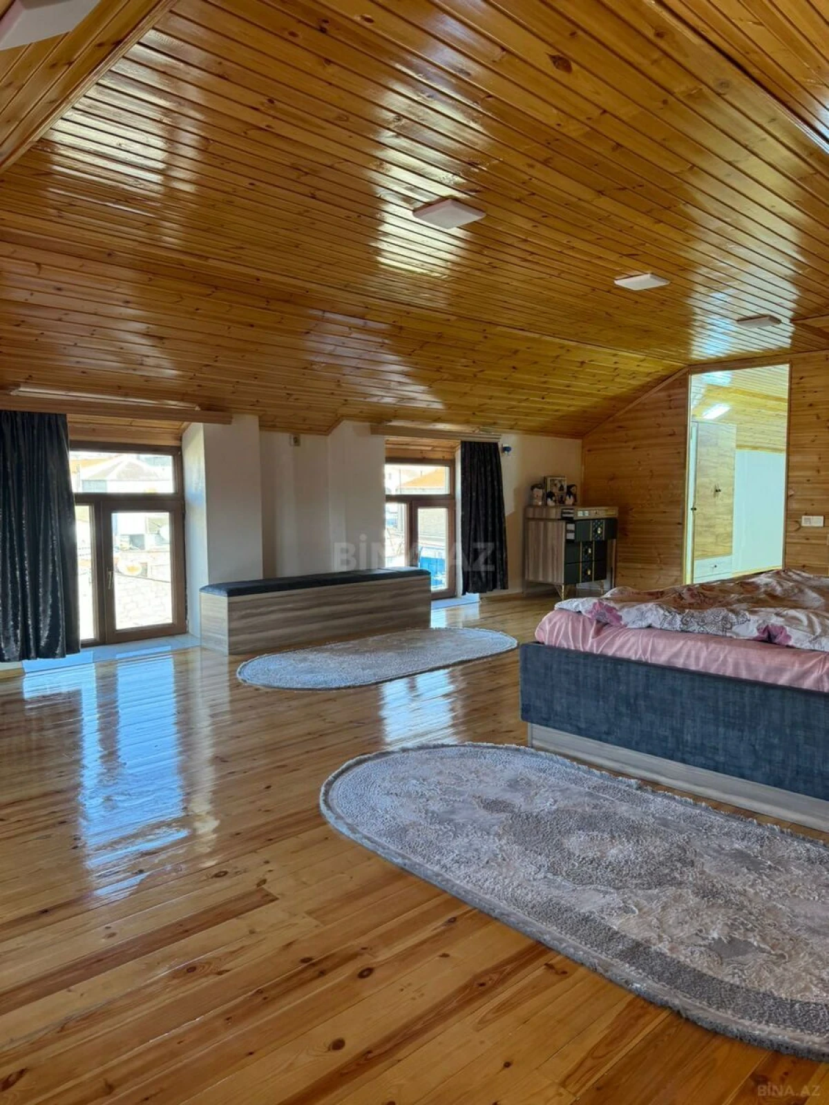 Satılır 7 otaqlı həyət evi 300 m²