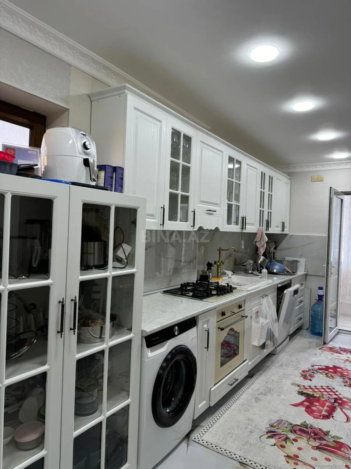 Satılır 7 otaqlı həyət evi 300 m²