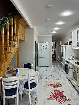 Satılır 7 otaqlı həyət evi 300 m²