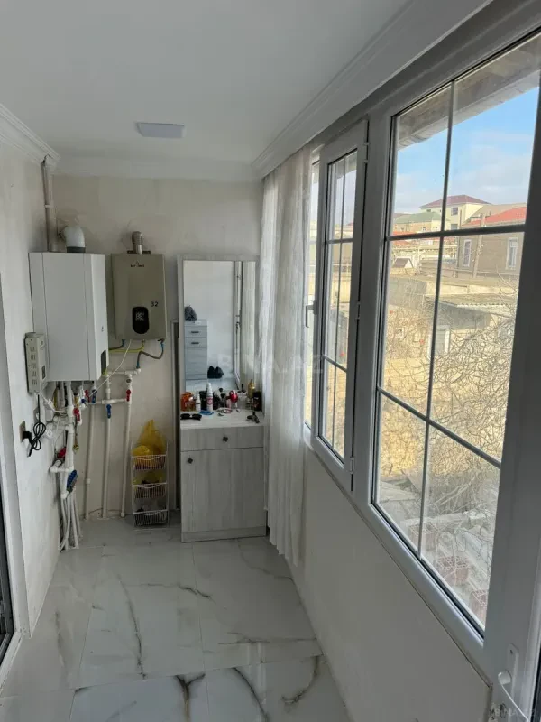 Satılır 7 otaqlı həyət evi 300 m²