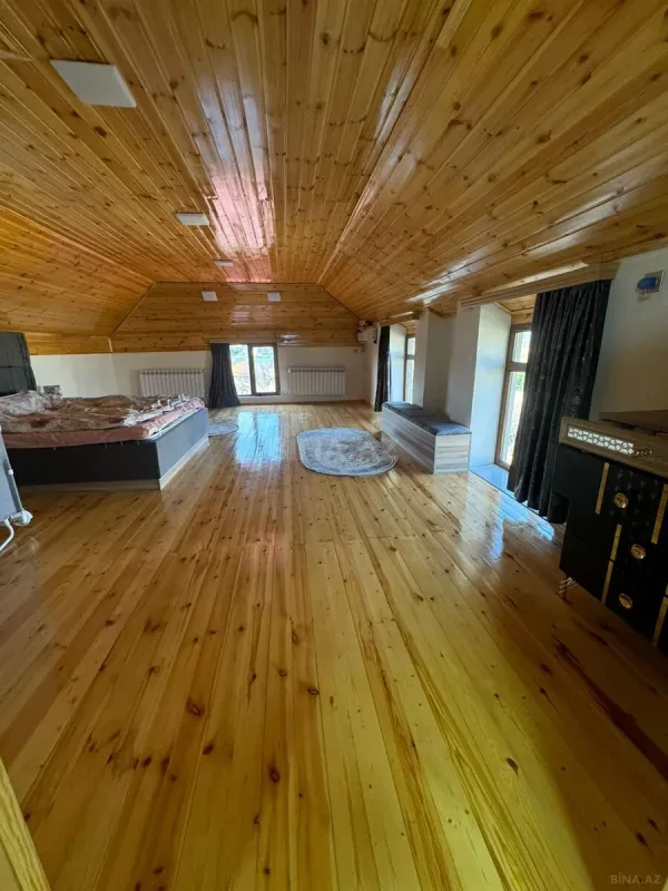 Satılır 7 otaqlı həyət evi 300 m²