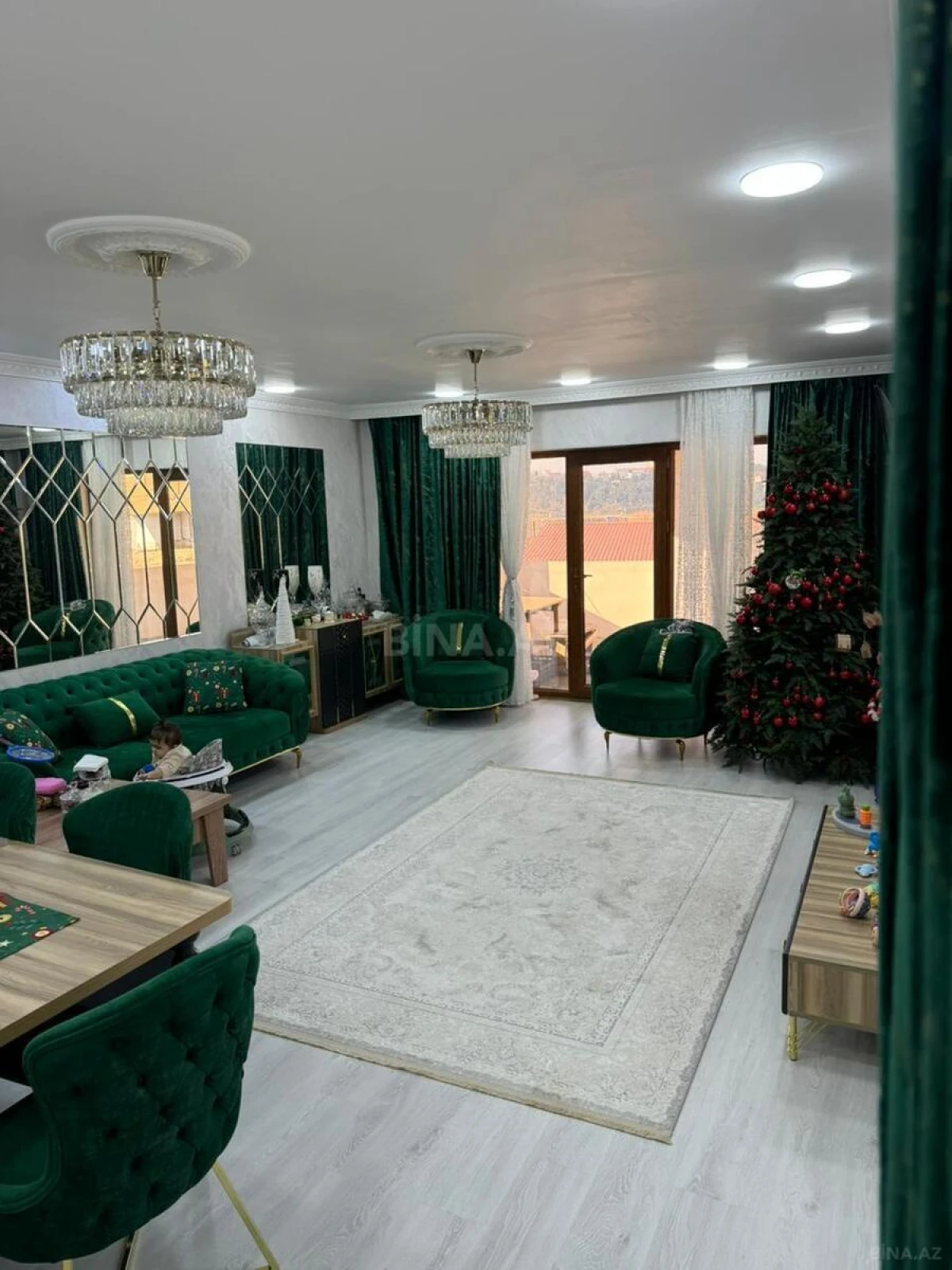 Satılır 7 otaqlı həyət evi 300 m²