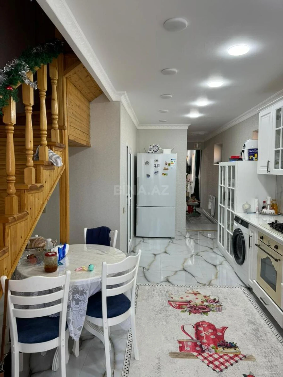 Satılır 7 otaqlı həyət evi 300 m²