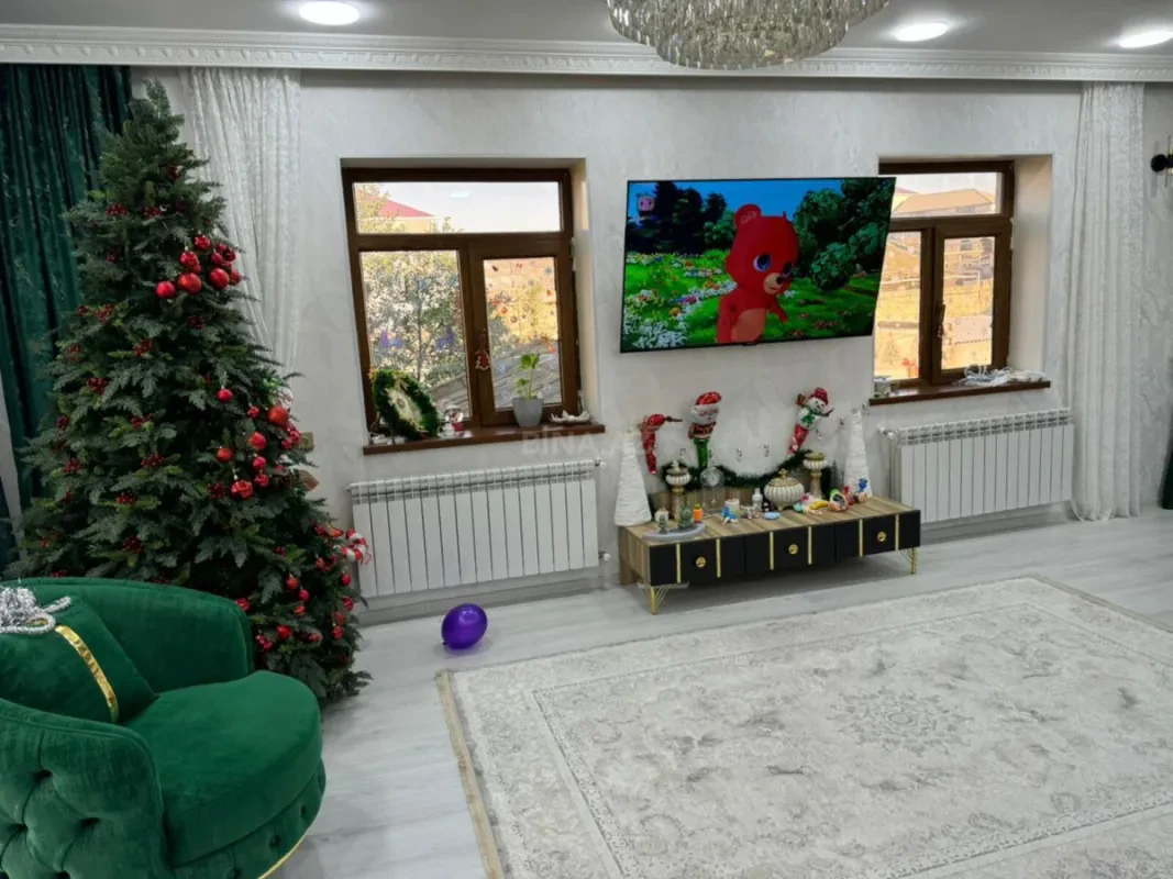 Satılır 7 otaqlı həyət evi 300 m²