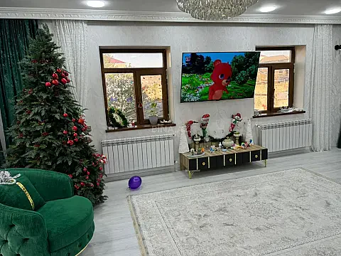 Satılır 7 otaqlı həyət evi 300 m²
