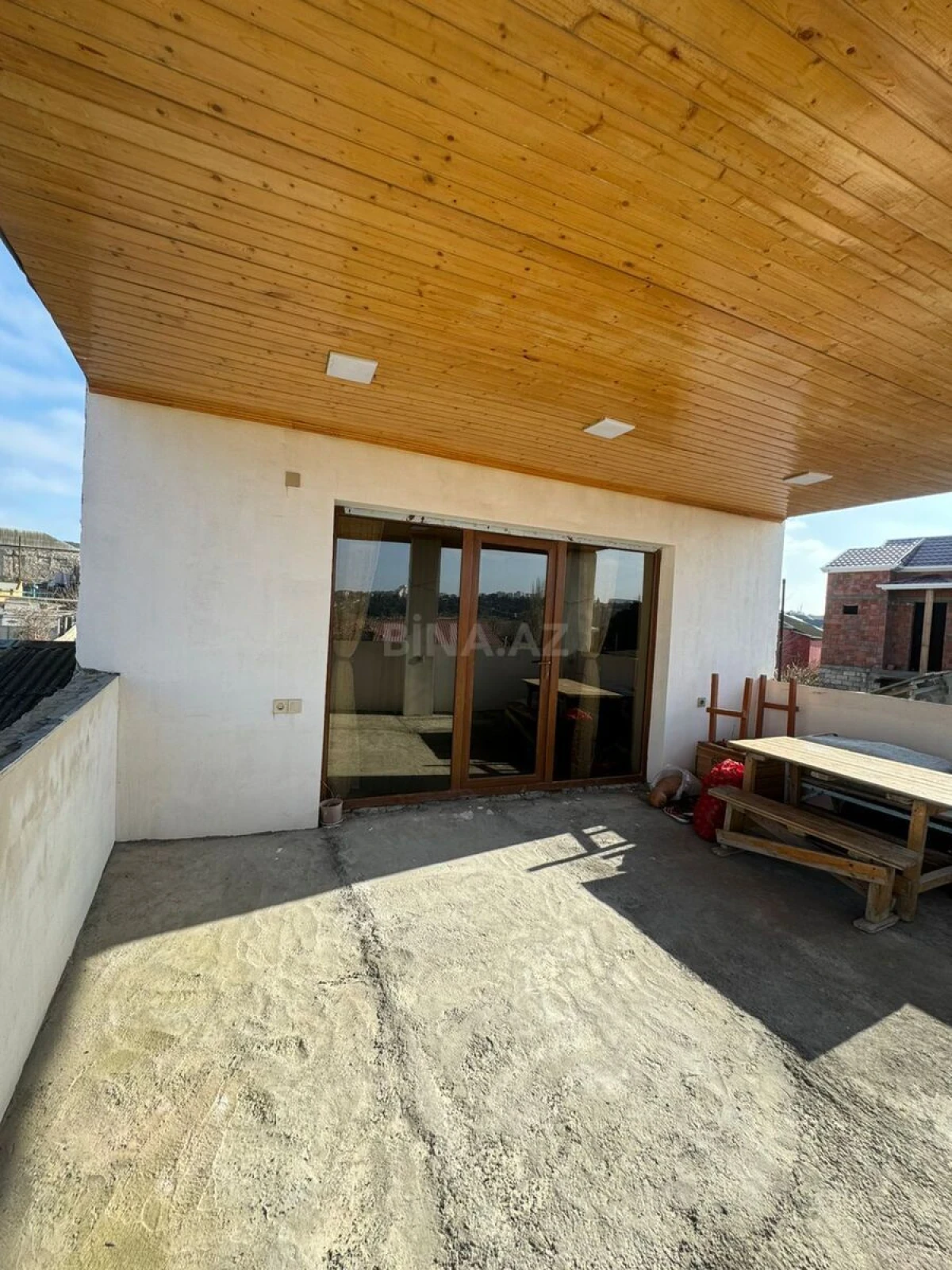 Satılır 7 otaqlı həyət evi 300 m²