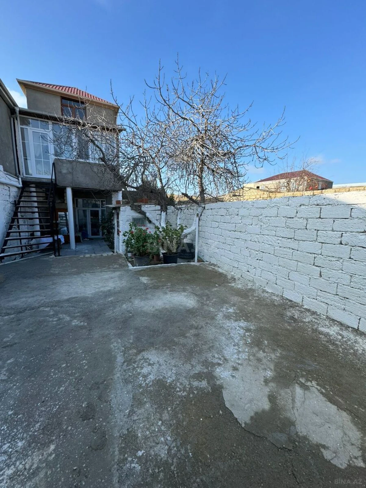 Satılır 7 otaqlı həyət evi 300 m²