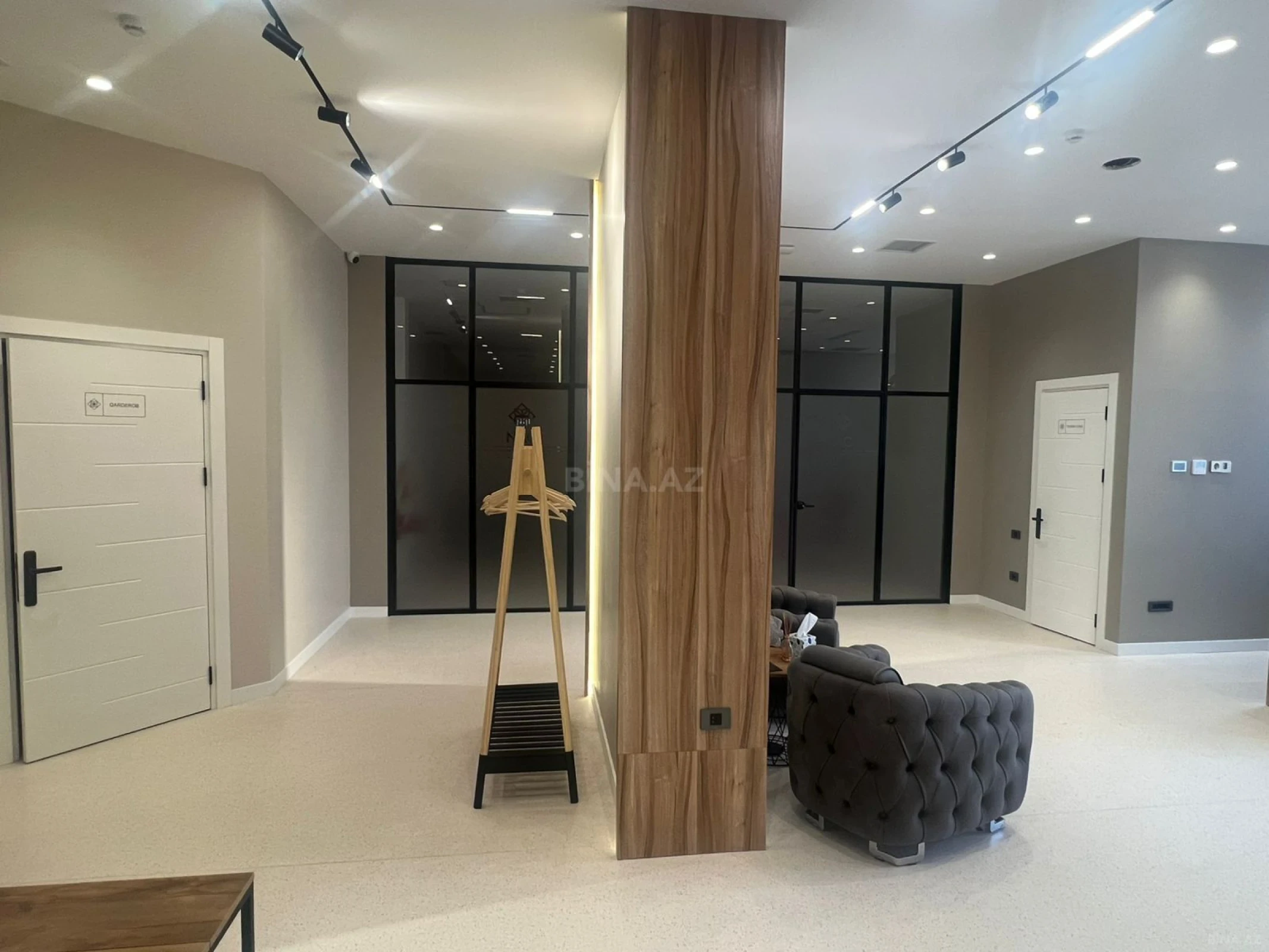 Kirayə verilir 6 otaqlı ofis 268 m²