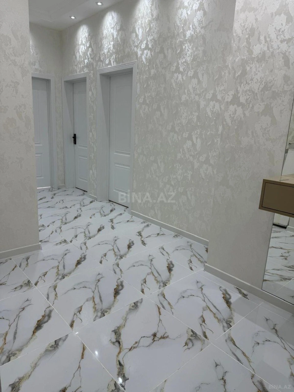Satılır 2 otaqlı mənzil 60 m²