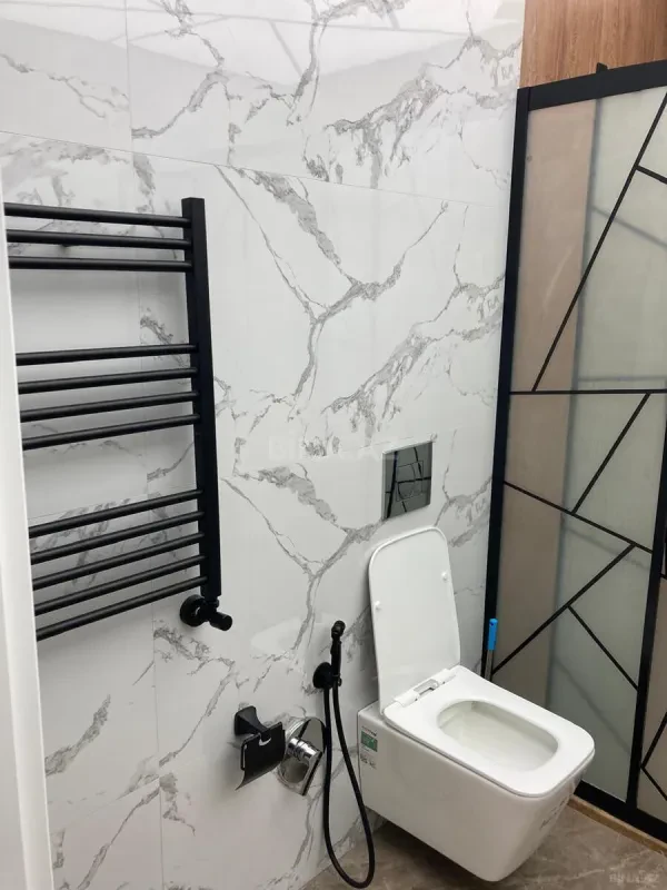 Kirayə verilir 3 otaqlı mənzil 142 m²