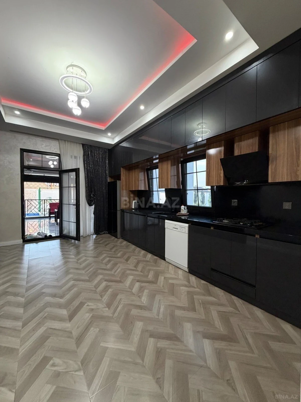 Kirayə verilir 4 otaqlı həyət evi 210 m²