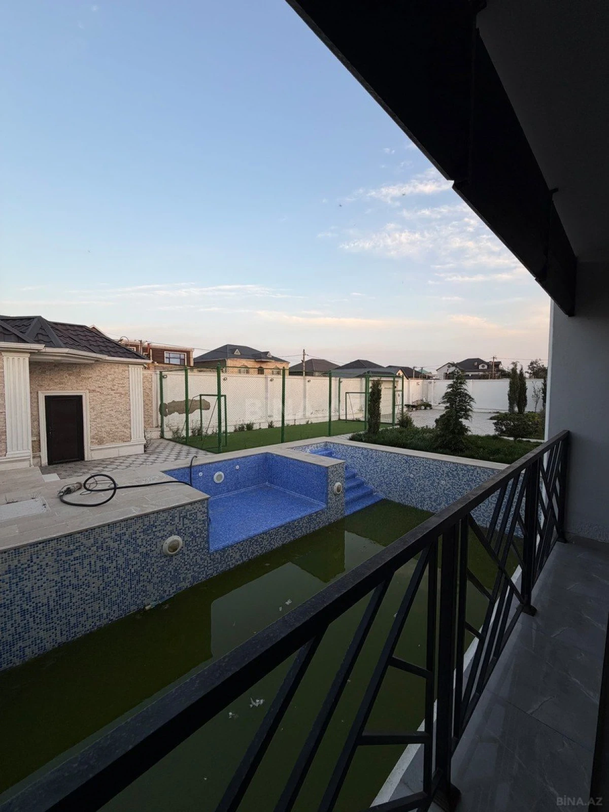 Kirayə verilir 4 otaqlı həyət evi 210 m²