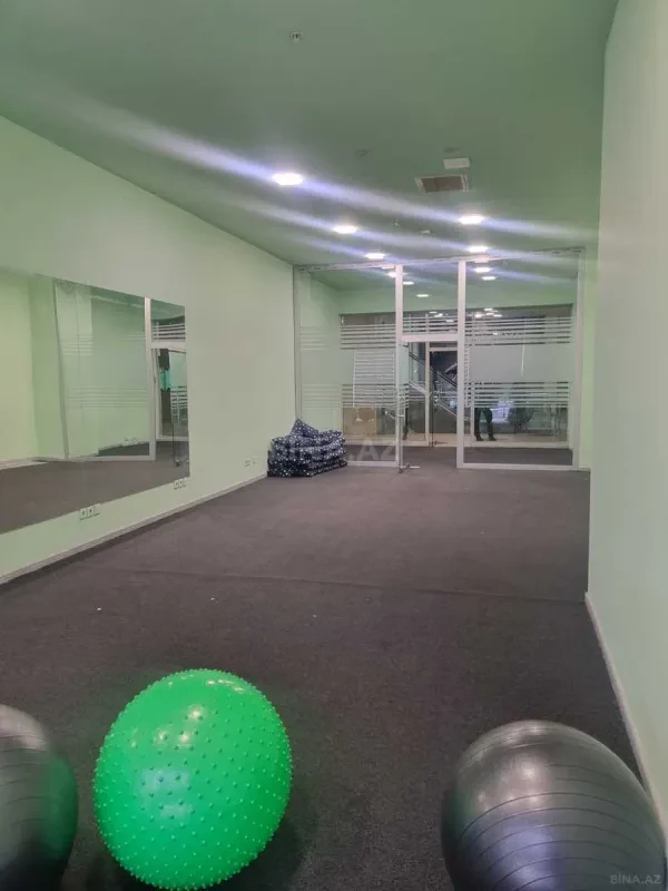 Kirayə verilir 1 otaqlı ofis 100 m²
