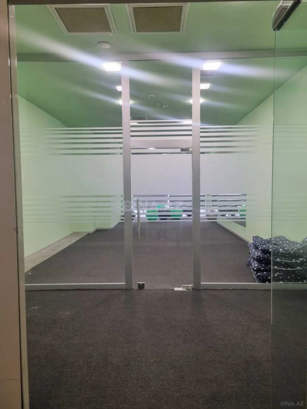 Kirayə verilir 1 otaqlı ofis 100 m²