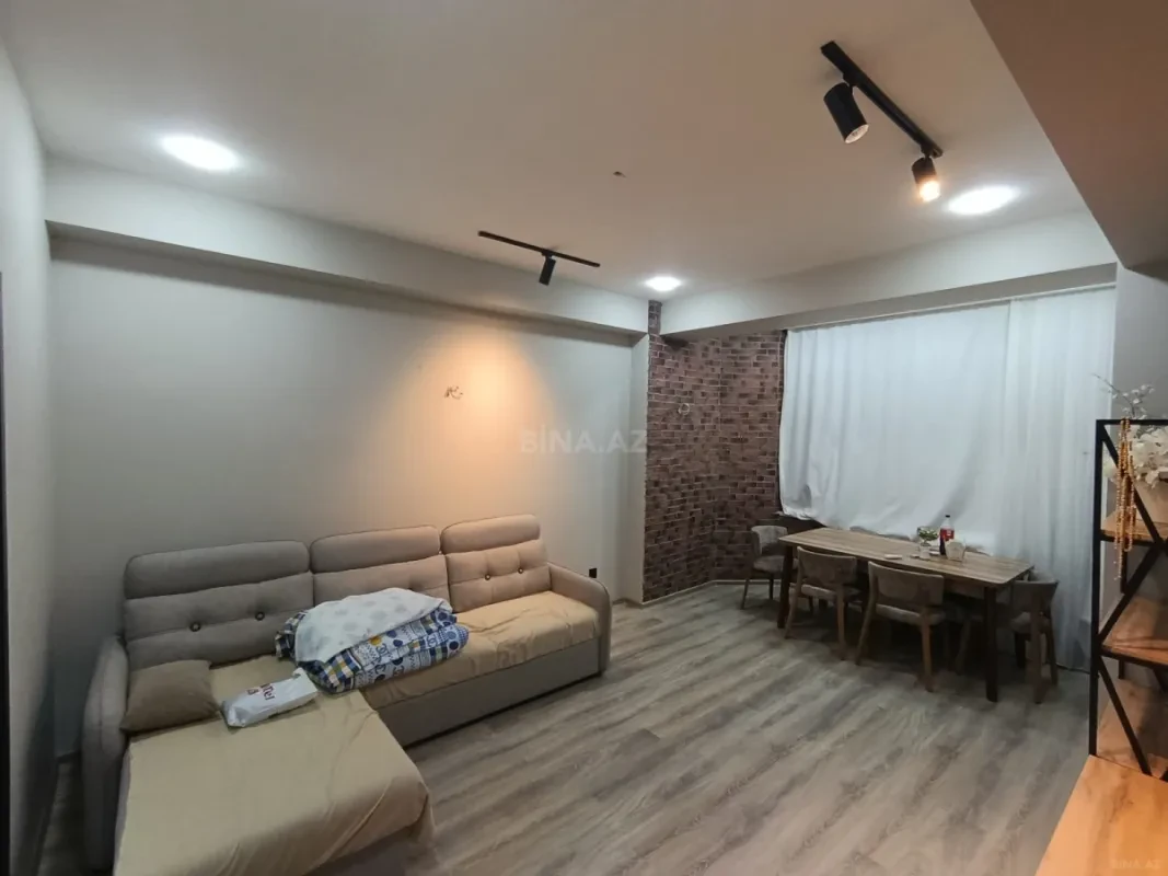 Satılır 3 otaqlı mənzil 102 m²
