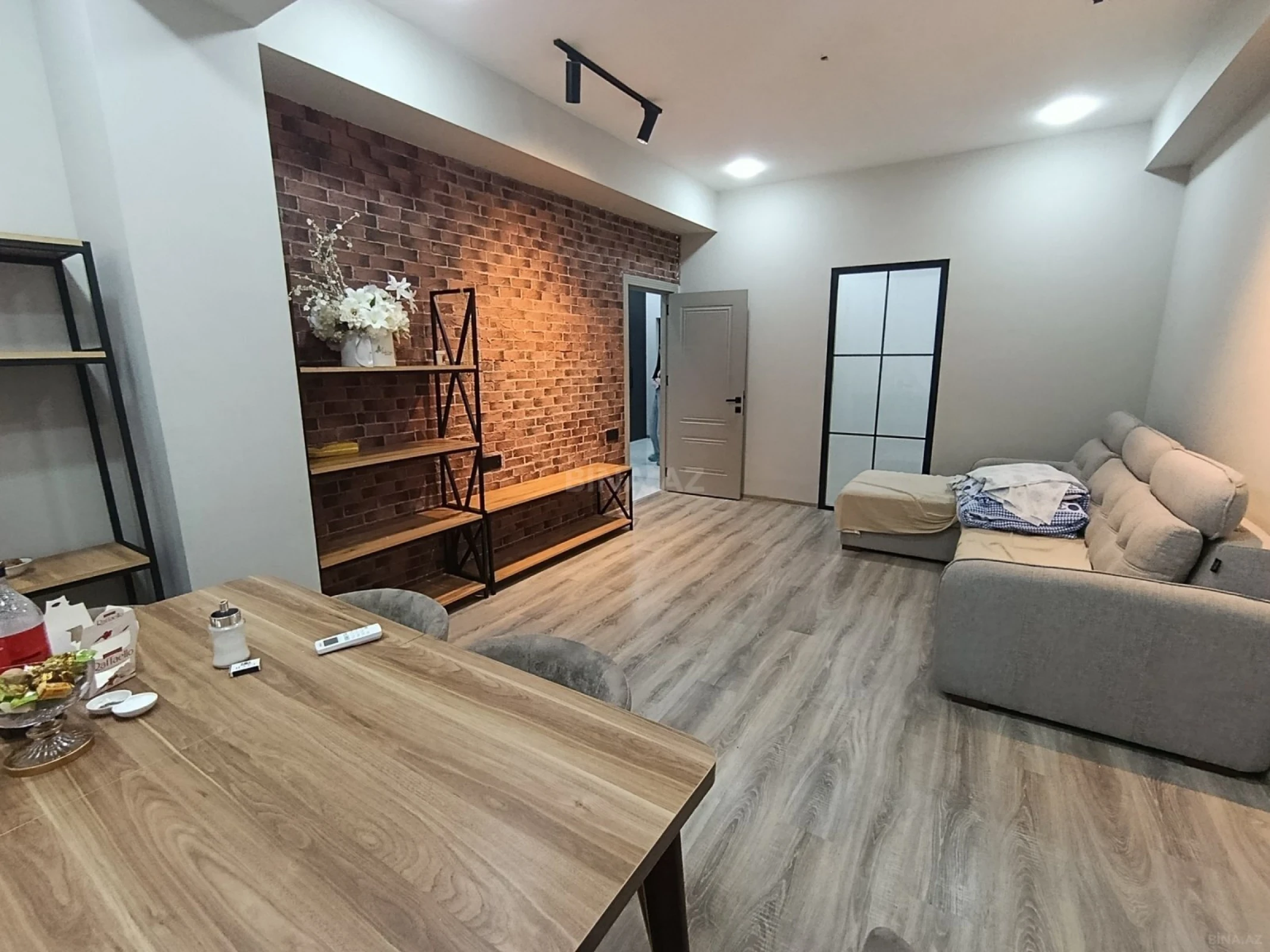 Satılır 3 otaqlı mənzil 102 m²