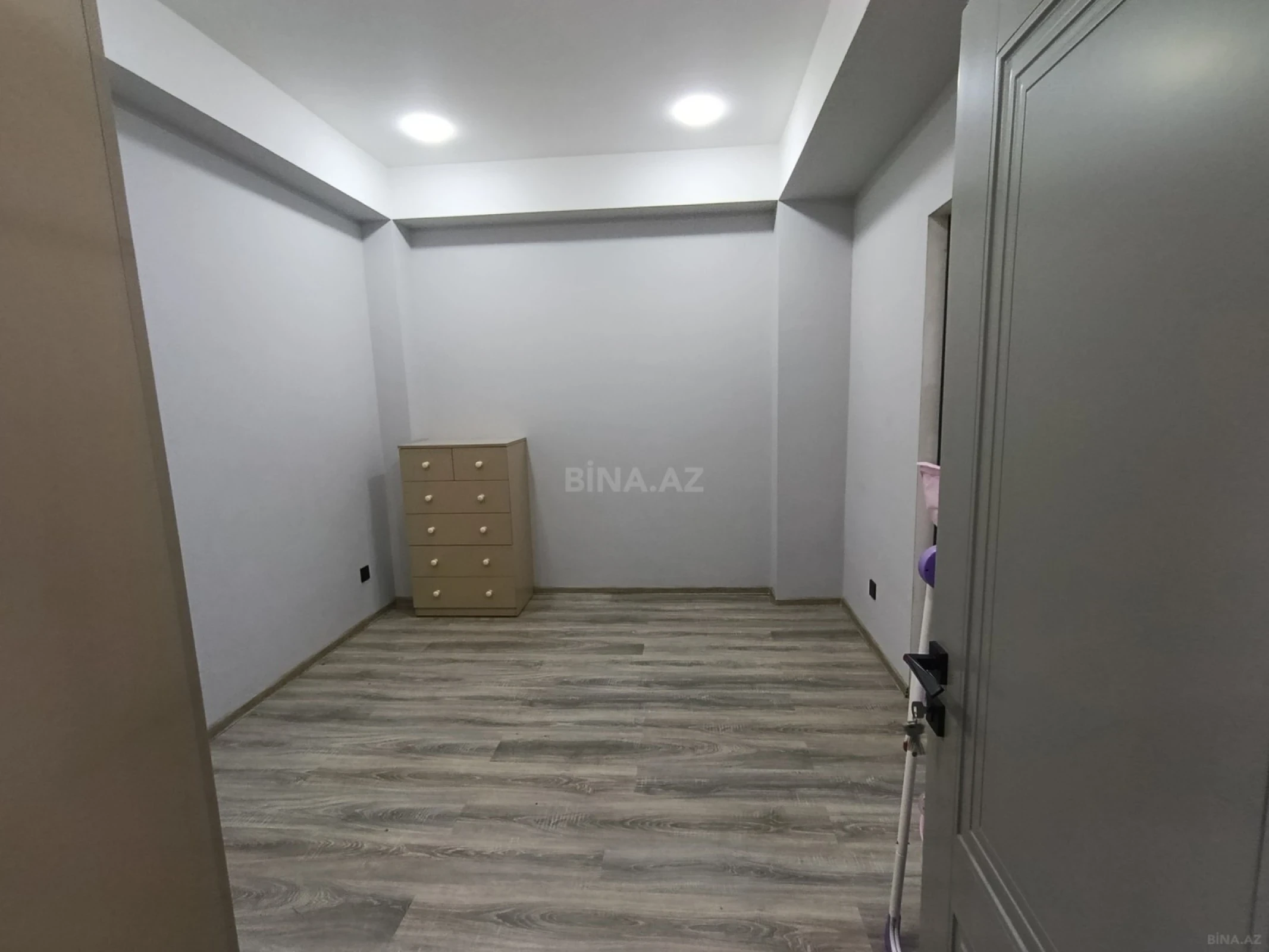 Satılır 3 otaqlı mənzil 102 m²