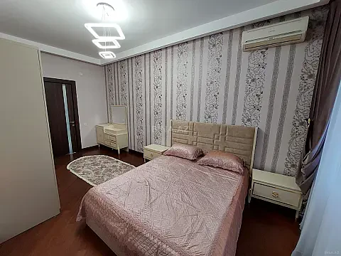 Kirayə verilir 2 otaqlı mənzil 80 m²