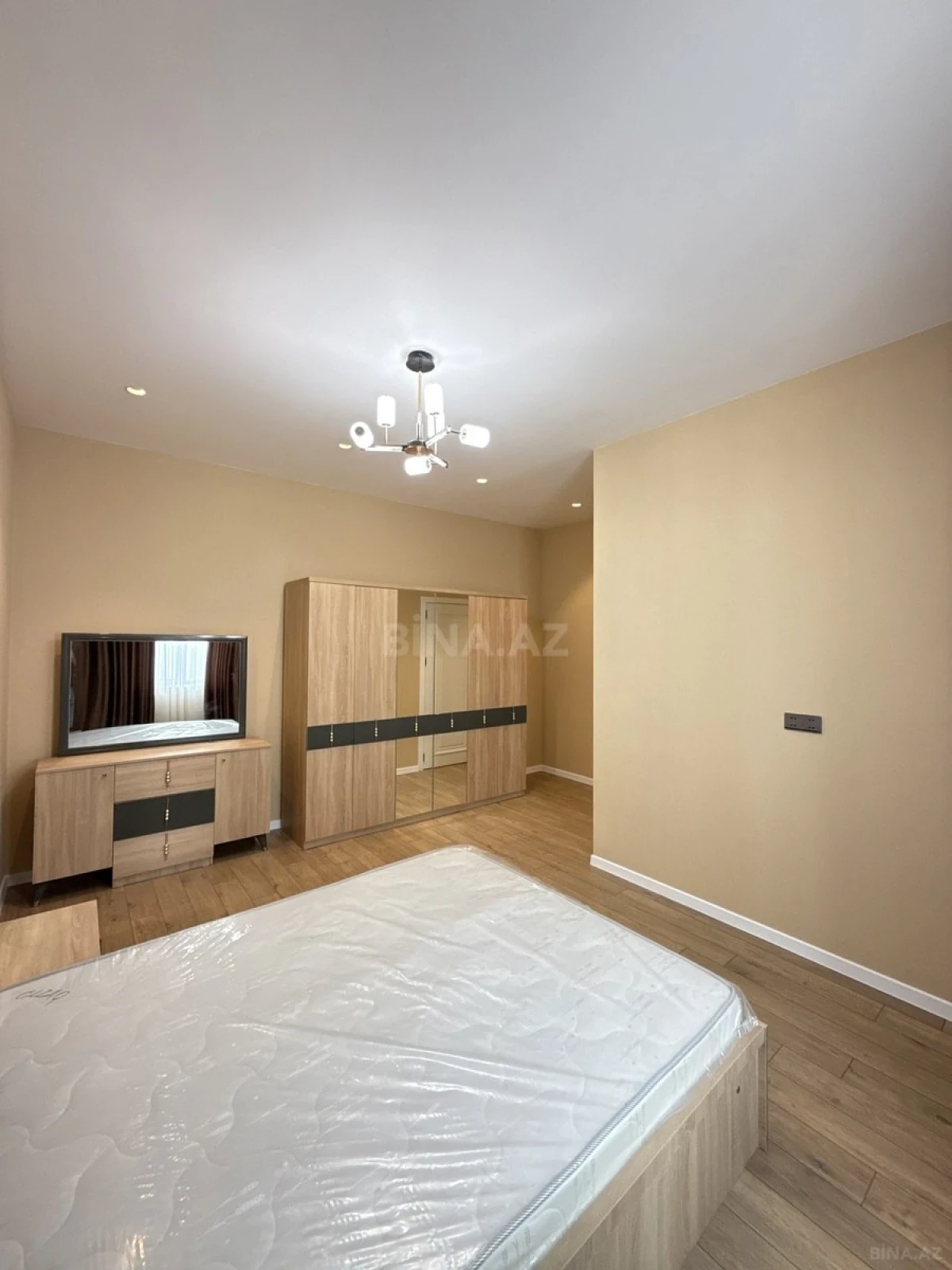Satılır 4 otaqlı həyət evi 160 m²